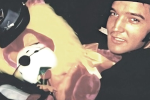Elvis returns from a carnival